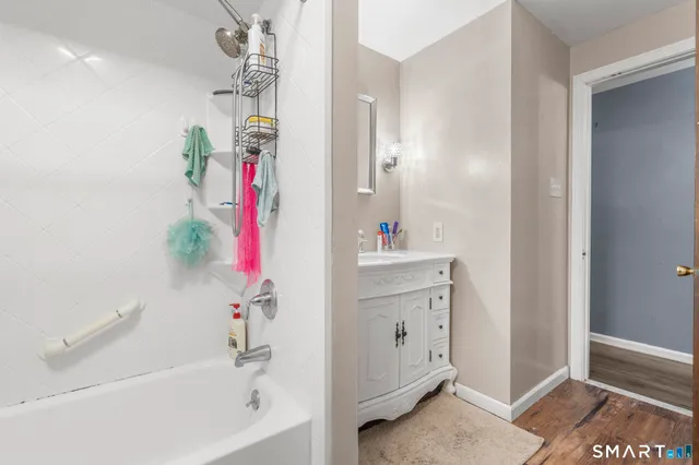 $374,000 | 7 Pettit Drive, Meriden, CT 06451