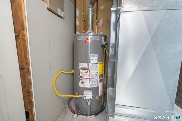 $374,000 | 7 Pettit Drive, Meriden, CT 06451