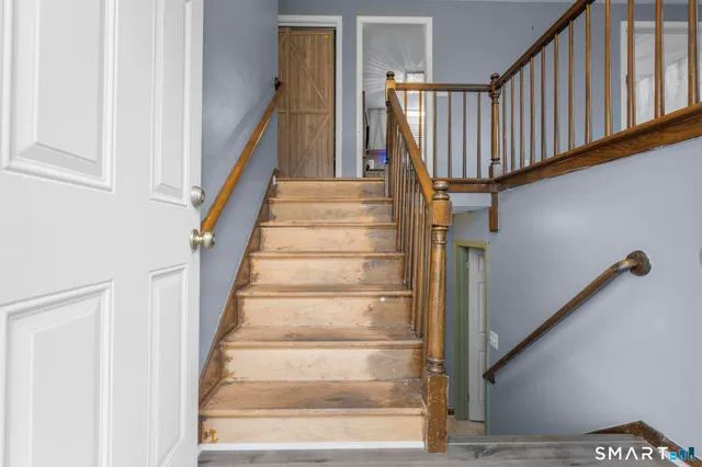 $374,000 | 7 Pettit Drive, Meriden, CT 06451