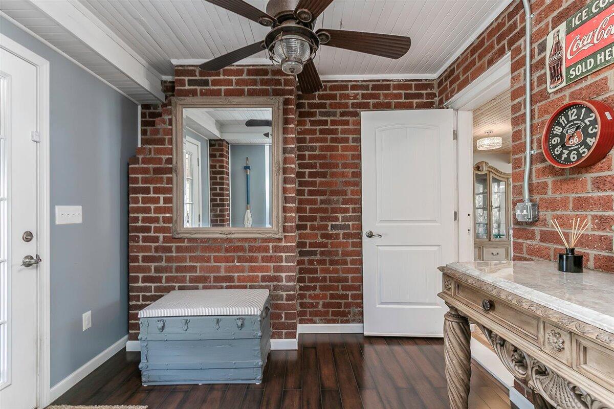 1748 Wendover Road Bristol, VA 24201 - Photo 23 of 42 25-Wendover Rd-25
