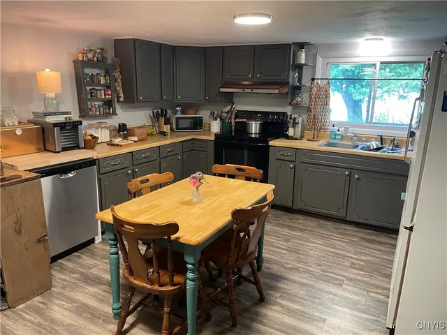 $180,000 | 3703 Highway 31, Canastota, NY 13032