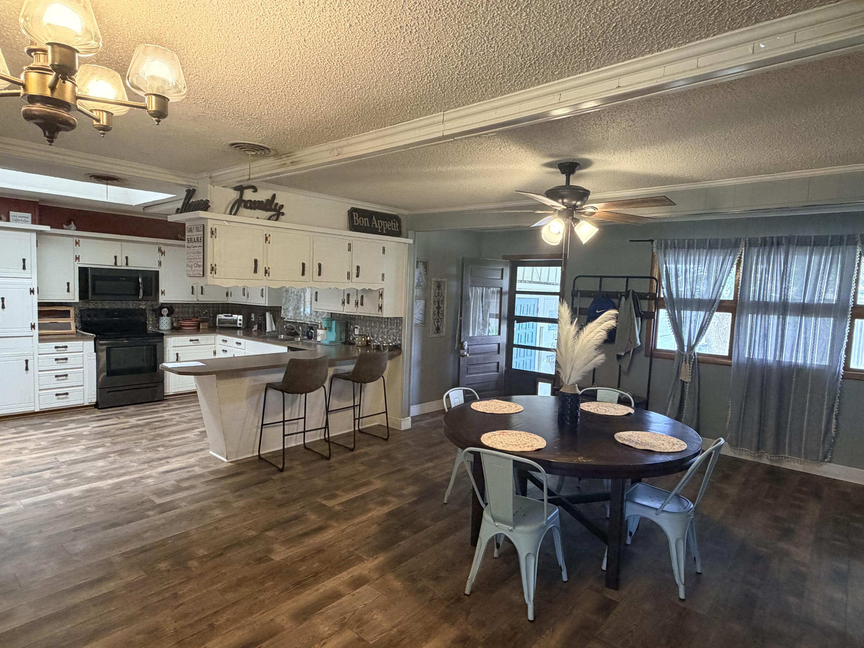 1210 Garland Plainview, TX 79072 - Photo 7 of 27 IMG_2793