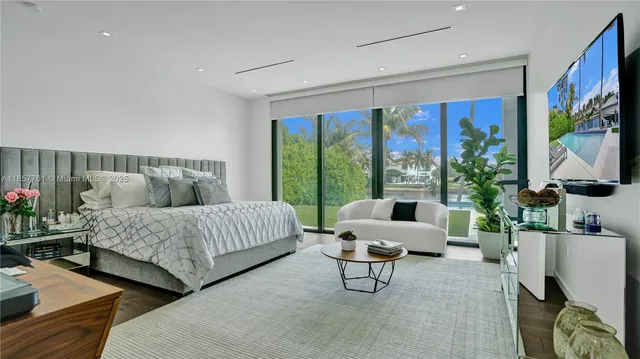 $6,333,000 | 1651 Diplomat Parkway, Hallandale Beach, FL 33009