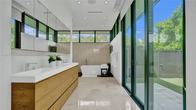 $6,333,000 | 1651 Diplomat Parkway, Hallandale Beach, FL 33009