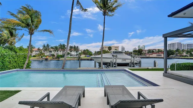 $6,333,000 | 1651 Diplomat Parkway, Hallandale Beach, FL 33009