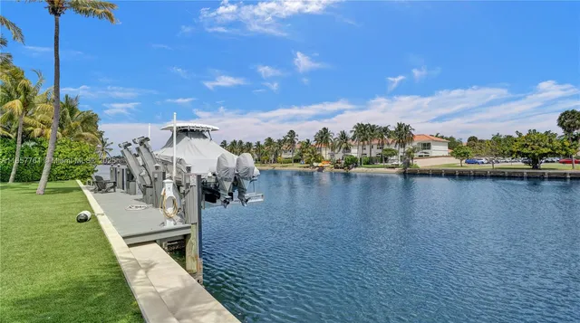 $6,333,000 | 1651 Diplomat Parkway, Hallandale Beach, FL 33009