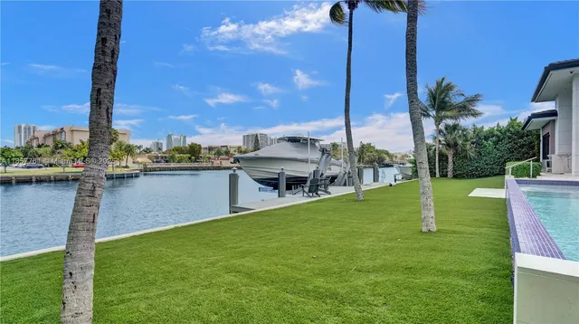 $6,333,000 | 1651 Diplomat Parkway, Hallandale Beach, FL 33009