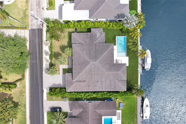 $6,333,000 | 1651 Diplomat Parkway, Hallandale Beach, FL 33009