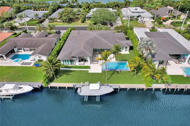 $6,333,000 | 1651 Diplomat Parkway, Hallandale Beach, FL 33009