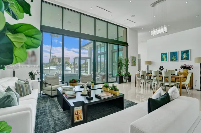 $6,333,000 | 1651 Diplomat Parkway, Hallandale Beach, FL 33009