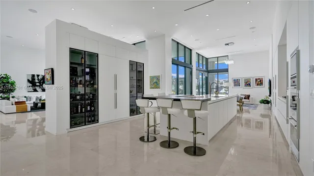 $6,333,000 | 1651 Diplomat Parkway, Hallandale Beach, FL 33009
