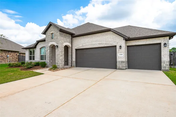$429,000 | 12506 Montclair Landing Court, Tomball, TX 77375