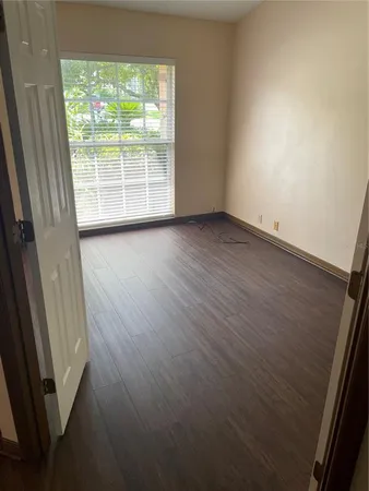 $2,400 | 3007 Forest Club Drive, Plant City, FL 33566