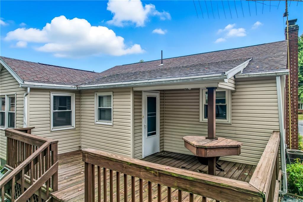 66 Concord Road Hermitage, PA 16148 - Photo 5 of 21 a front view of house with a garden