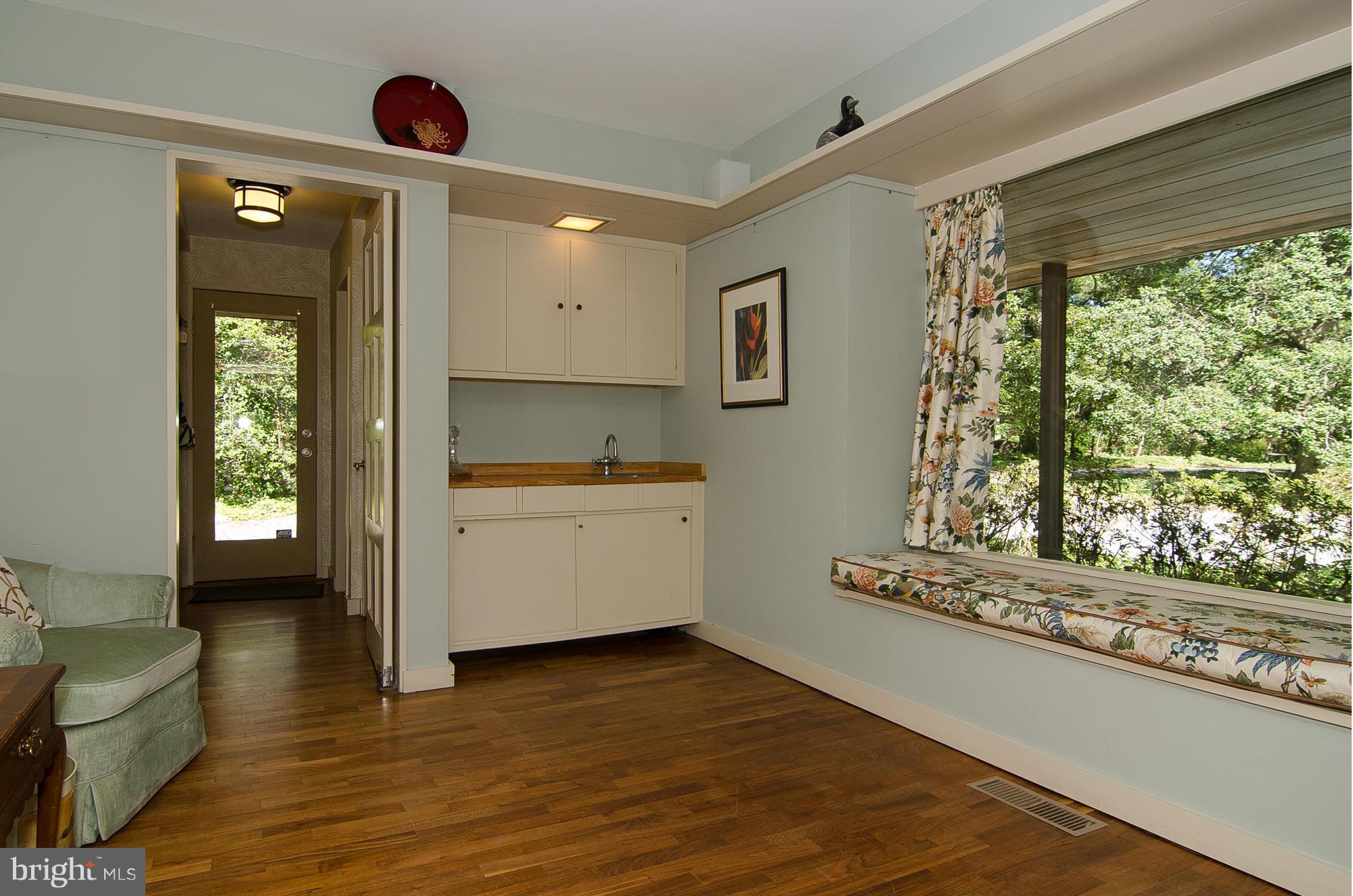 974 Melvin Road Annapolis, MD 21403 - Photo 25 of 29 Library off Foyer