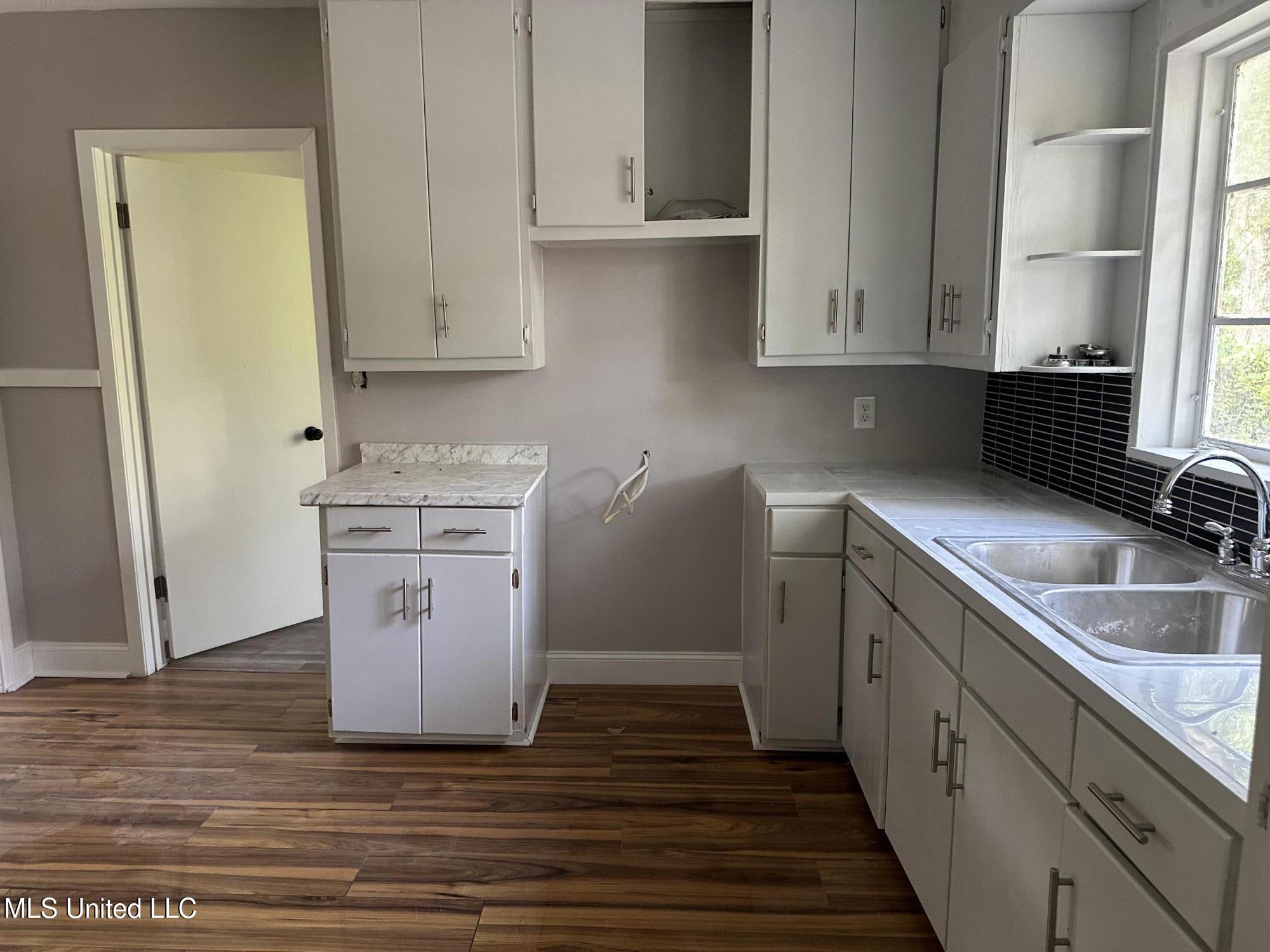 2416 Paden Street Jackson, MS 39204 - Photo 11 of 39 IMG_1884