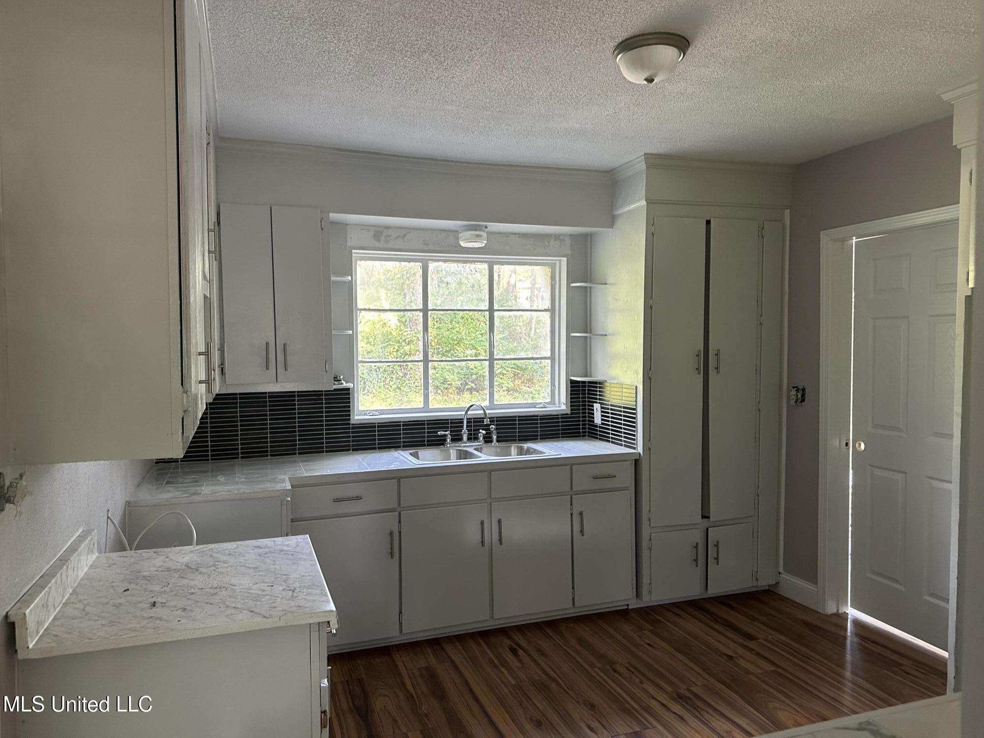 2416 Paden Street Jackson, MS 39204 - Photo 8 of 39 IMG_1877