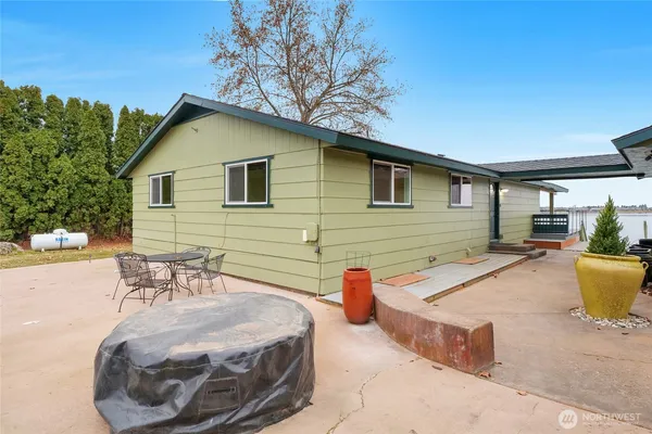 $824,900 | 2102 Elgin Road Northeast, Moses Lake, WA 98837