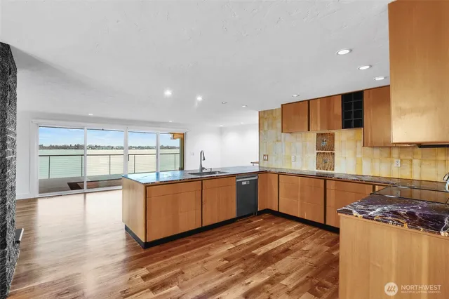 $849,990 | 2102 Elgin Road Northeast, Moses Lake, WA 98837