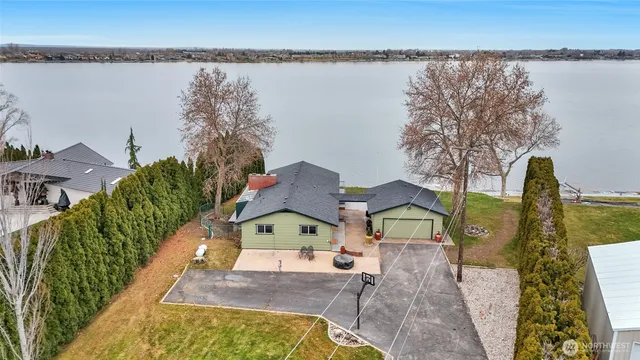 $849,990 | 2102 Elgin Road Northeast, Moses Lake, WA 98837