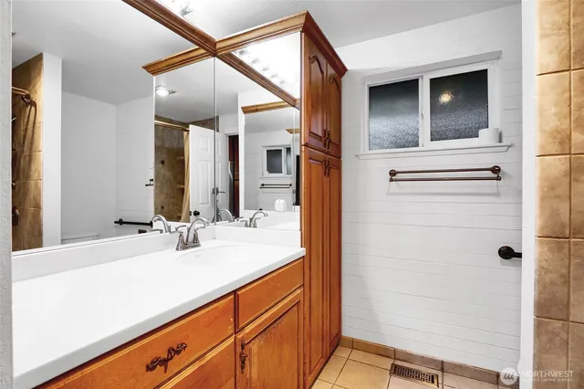 $849,990 | 2102 Elgin Road Northeast, Moses Lake, WA 98837