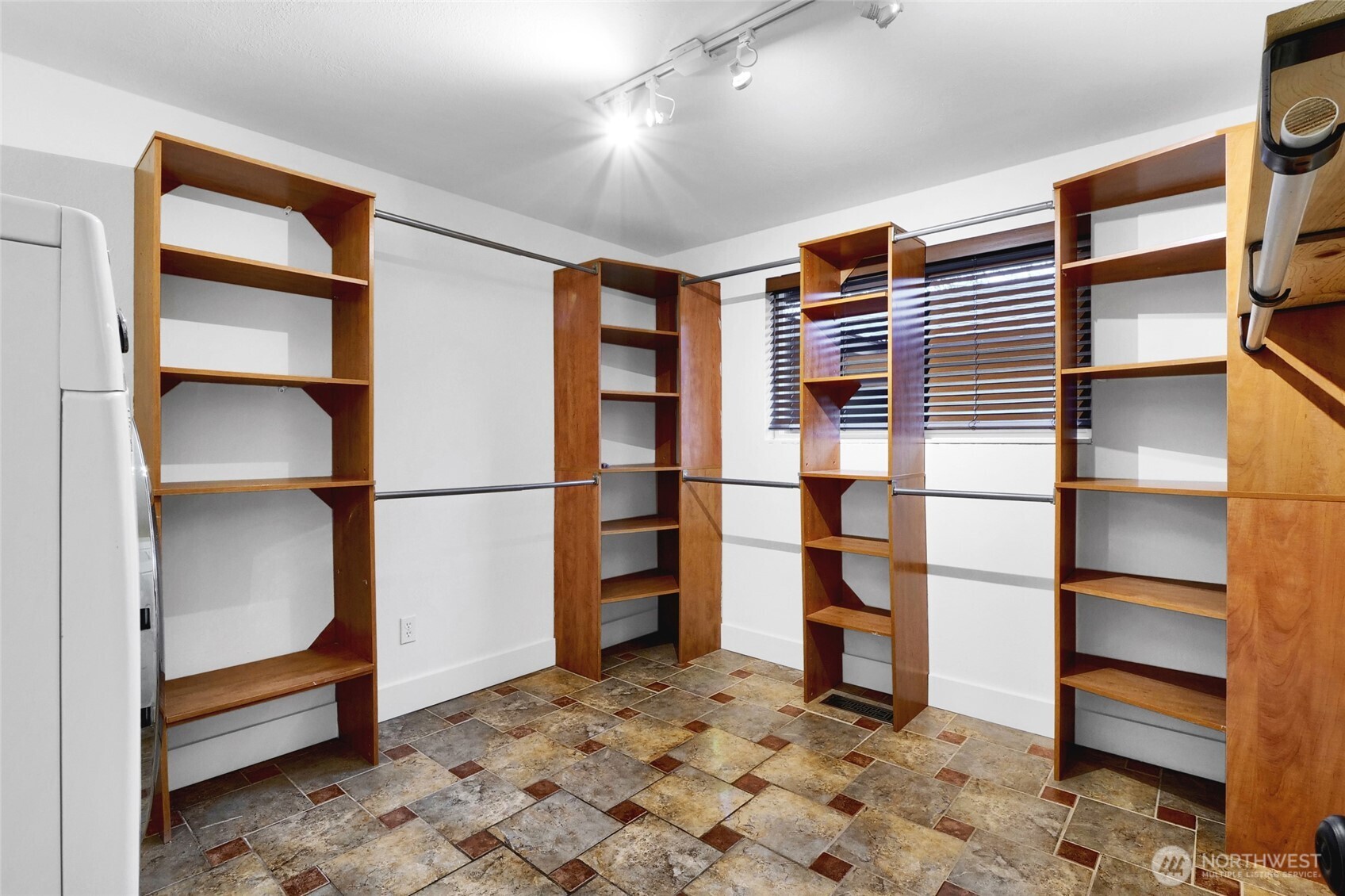 2102 Elgin Road Northeast Moses Lake, WA 98837 - Photo 27 of 40