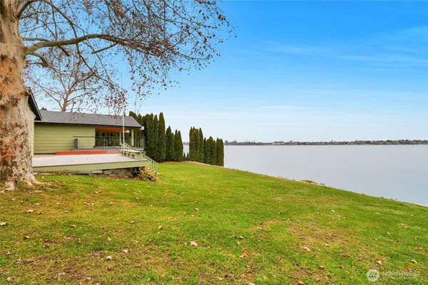 $824,900 | 2102 Elgin Road Northeast, Moses Lake, WA 98837