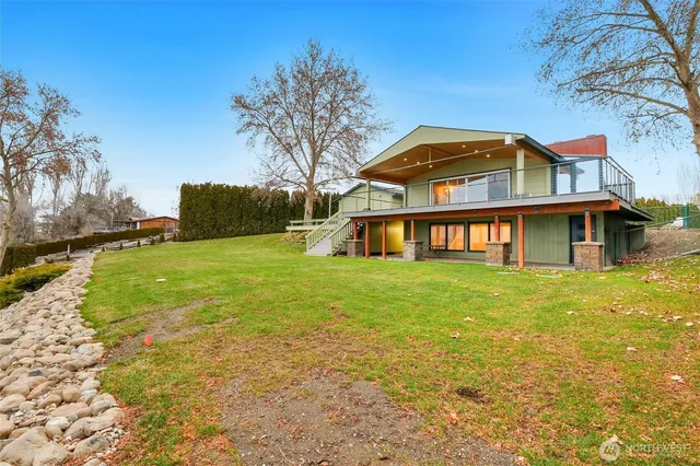 $849,990 | 2102 Elgin Road Northeast, Moses Lake, WA 98837