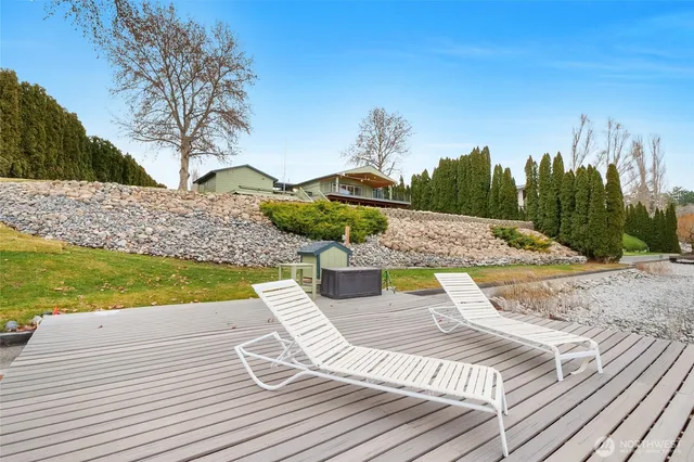 $849,990 | 2102 Elgin Road Northeast, Moses Lake, WA 98837