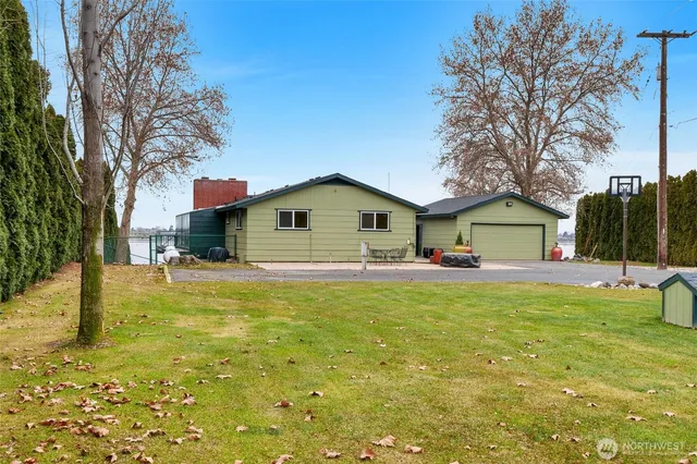 $849,990 | 2102 Elgin Road Northeast, Moses Lake, WA 98837