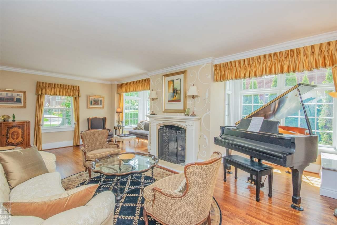 1015 Yorkshire Road Grosse Pointe Park, MI 48230 - Photo 2 of 40