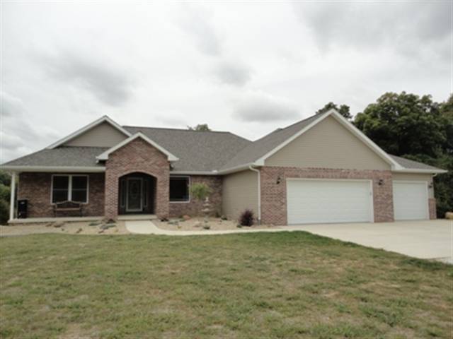 30539 Tyrrell Road Mackinaw, IL 61755 - Photo 1 of 15