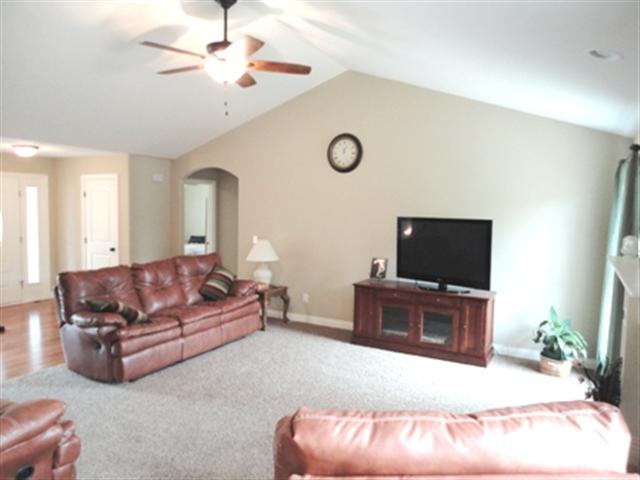 30539 Tyrrell Road Mackinaw, IL 61755 - Photo 2 of 15