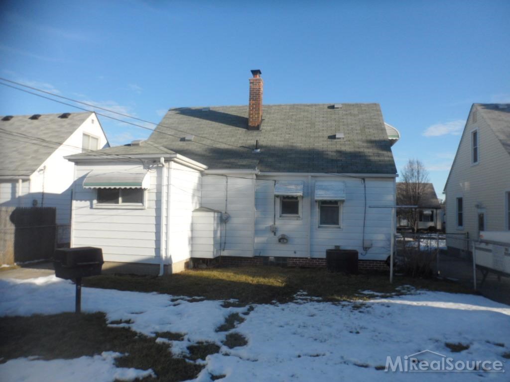 8304 Standard Street Center Line, MI 48015 - Photo 6 of 21
