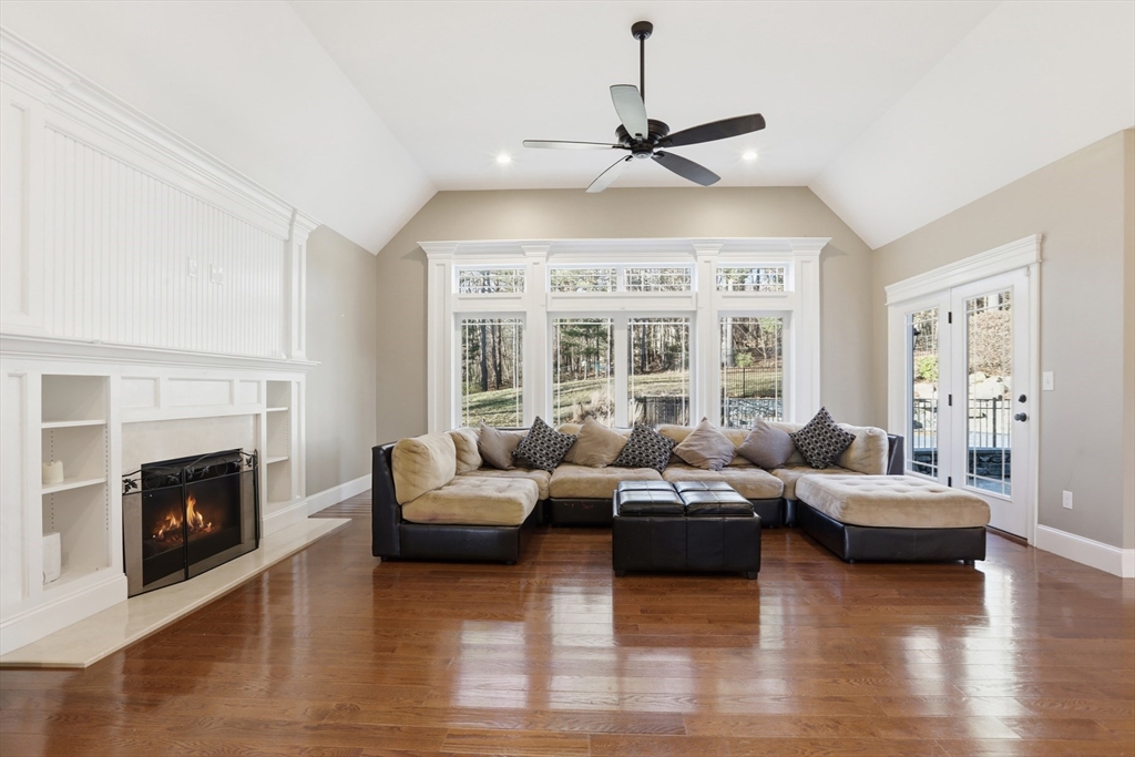 71 Regency Place North Andover, MA 01845 - Photo 5 of 42