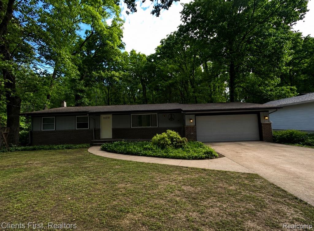 5844 Crandall Road Howell, MI 48855 - Photo 2 of 52