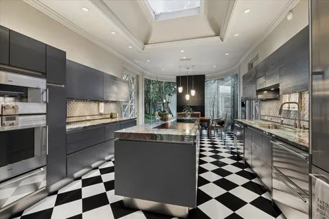 $5,650,000 | 20 Sunset Boulevard, Houston, TX 77005