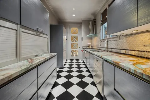 $5,650,000 | 20 Sunset Boulevard, Houston, TX 77005