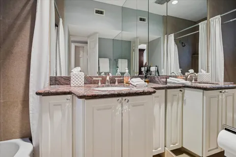 $5,650,000 | 20 Sunset Boulevard, Houston, TX 77005