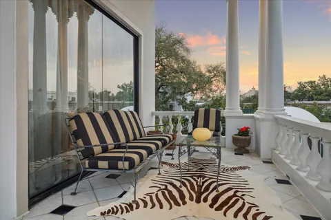 $5,650,000 | 20 Sunset Boulevard, Houston, TX 77005