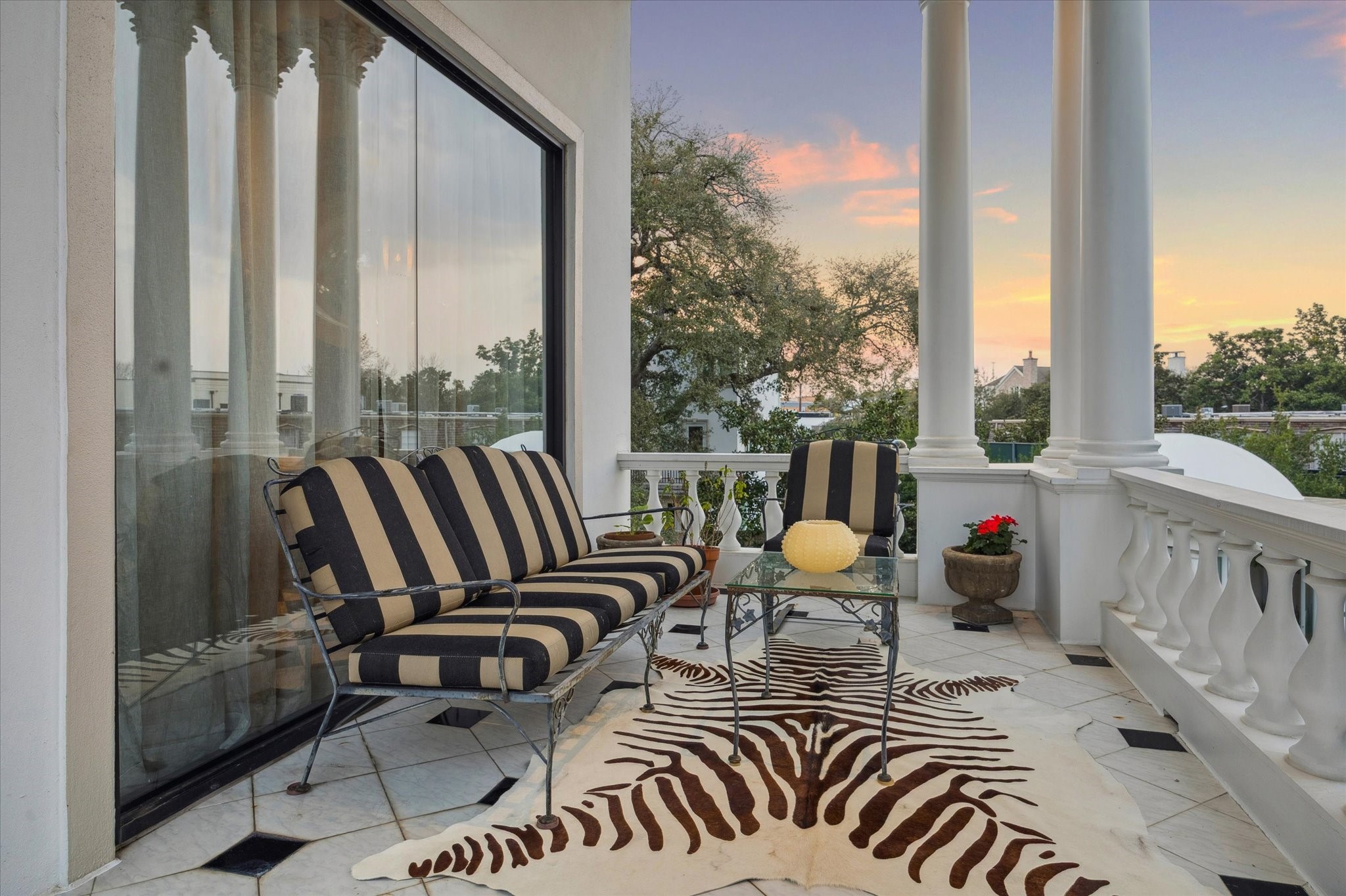 20 Sunset Boulevard Houston, TX 77005 - Photo 35 of 50 Balcony off Primary Suite Bath