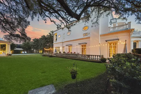 $5,650,000 | 20 Sunset Boulevard, Houston, TX 77005