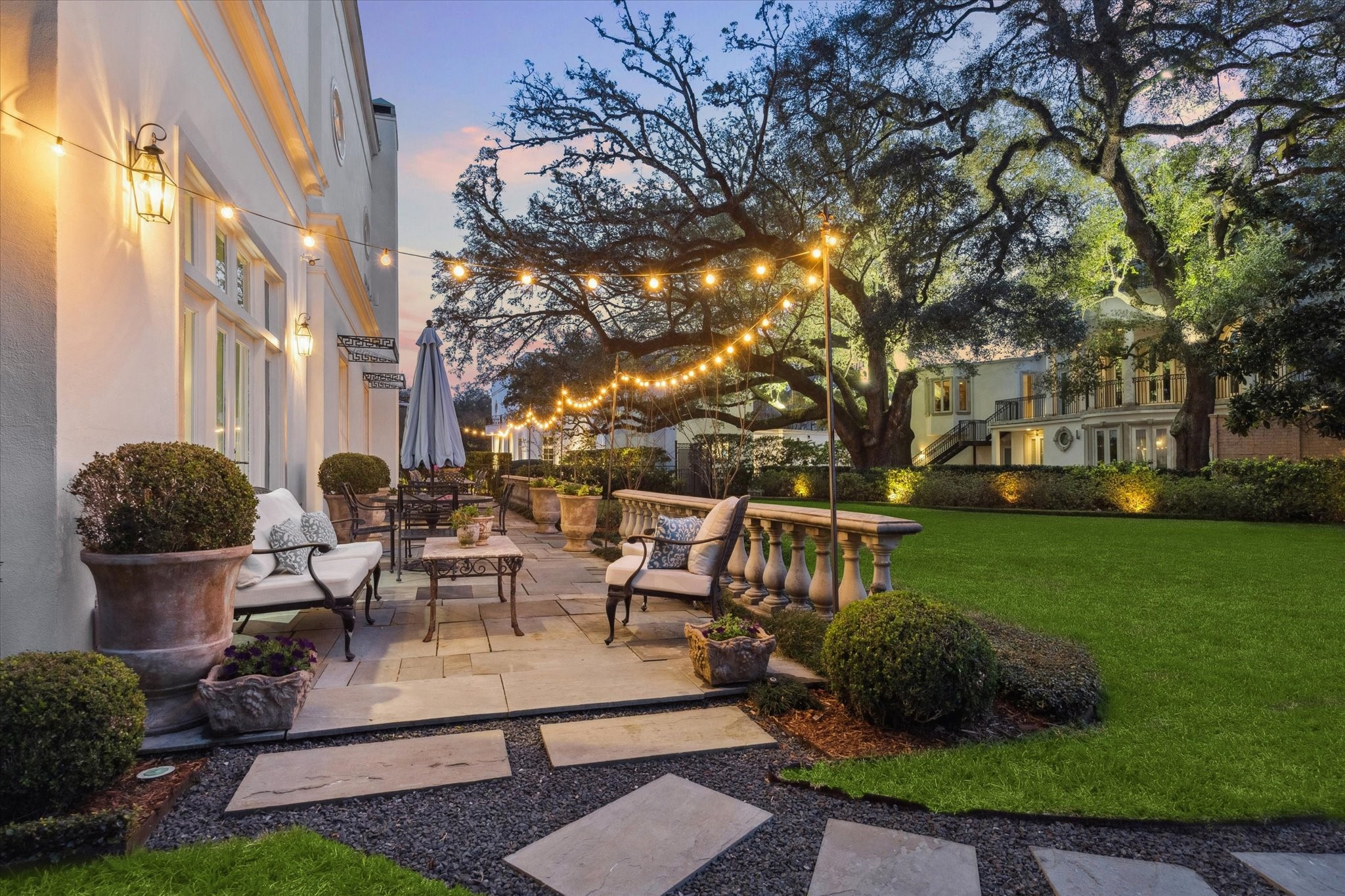 20 Sunset Boulevard Houston, TX 77005 - Photo 44 of 50 Extensive patio