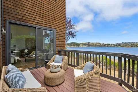 $1,300,000 | 220 Donahue Street, Sausalito, CA 94965