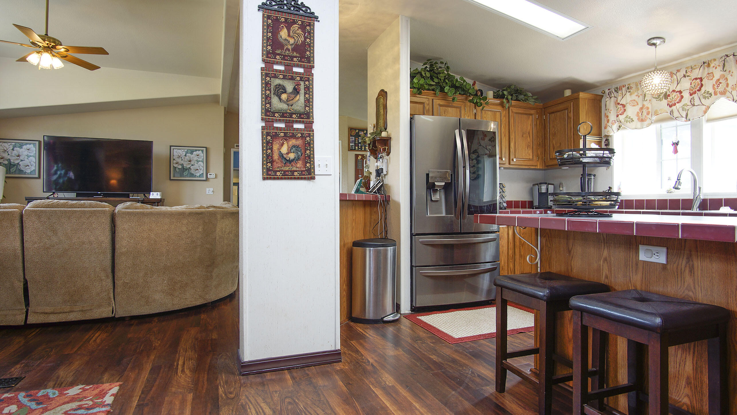 6899 Hyrax Road Anderson, CA 96007 - Photo 11 of 40 Kitchen Living Room View