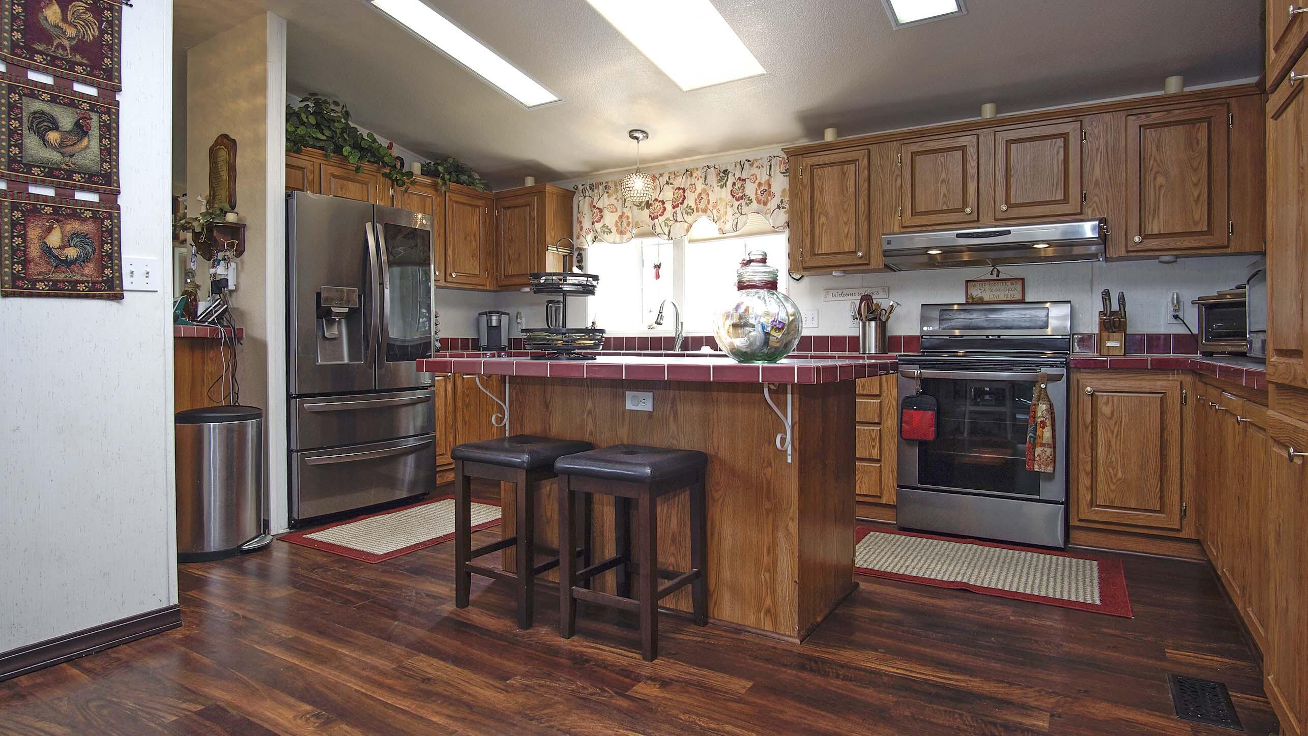 6899 Hyrax Road Anderson, CA 96007 - Photo 9 of 40 Kitchen