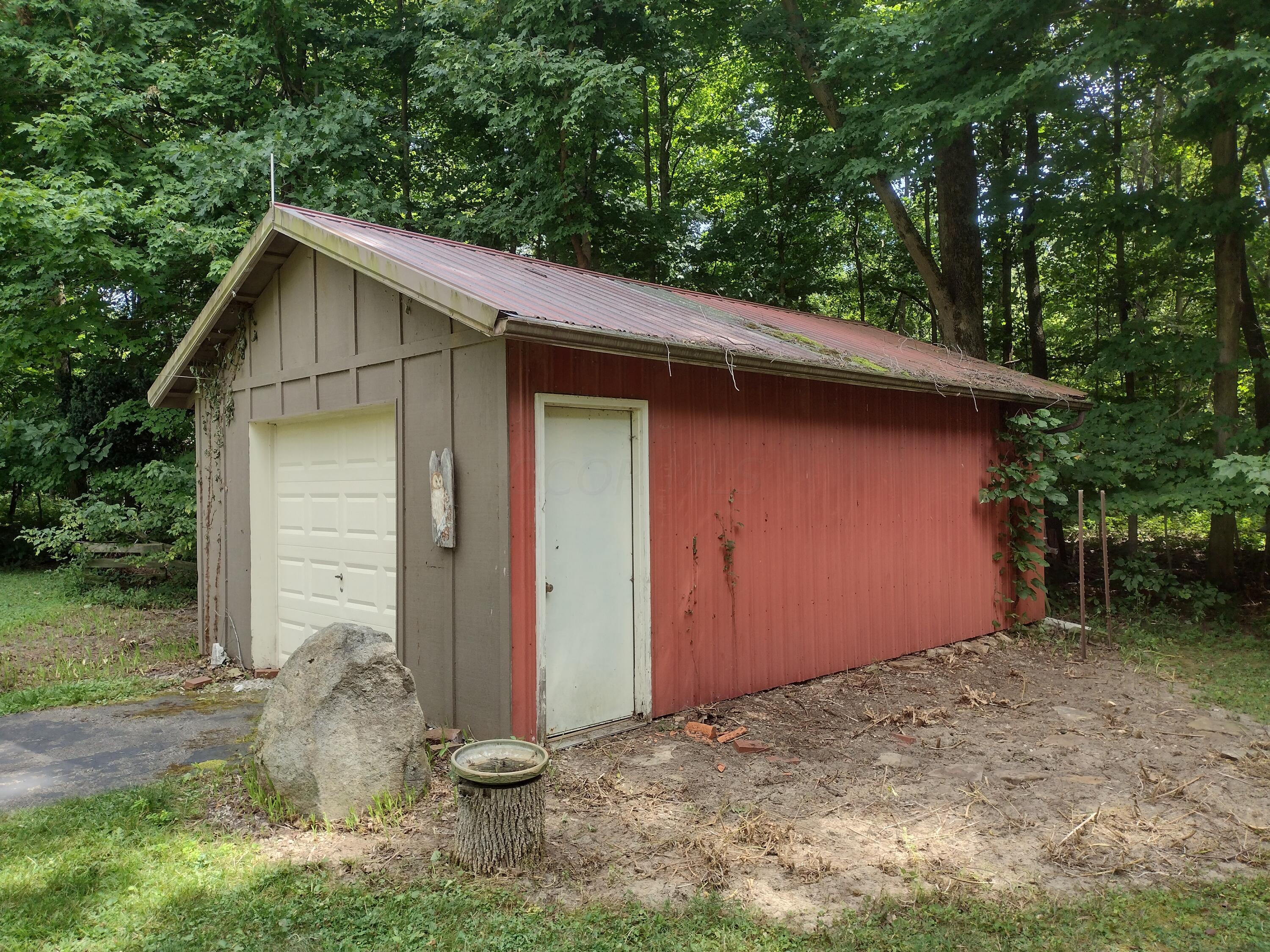 12120 Hartford Road Sunbury, OH 43074 - Photo 24 of 26 Side of Storage Shed