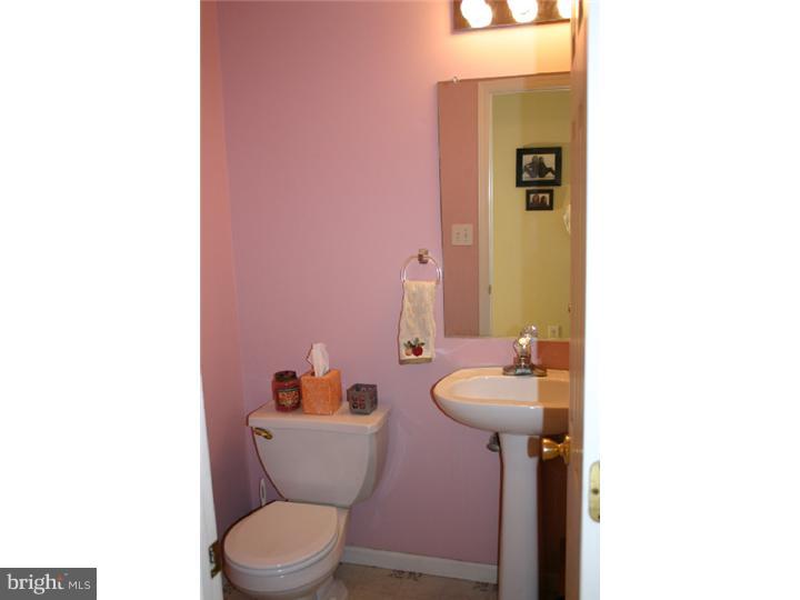 4550 Hillside Road Reading, PA 19606 - Photo 18 of 19 Half Bath
