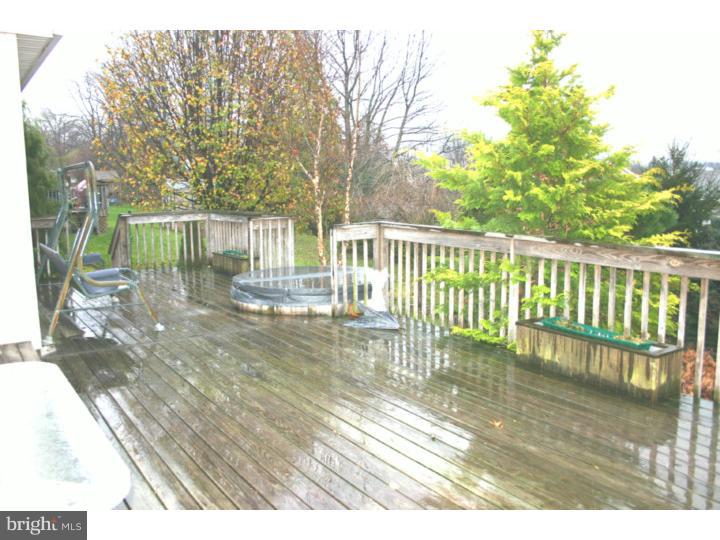 4550 Hillside Road Reading, PA 19606 - Photo 19 of 19 Deck