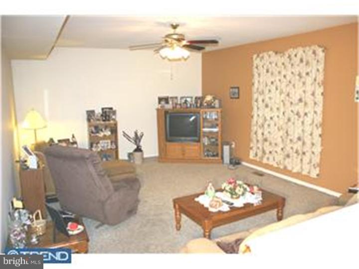 4550 Hillside Road Reading, PA 19606 - Photo 4 of 19 Family Room